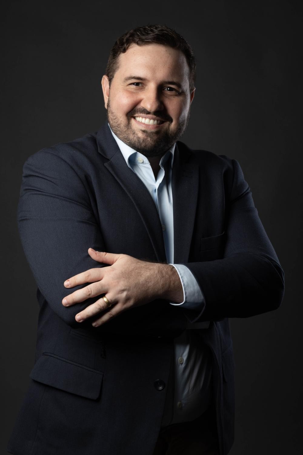 Lucas Cartaxo, logoterapeuta, em retrato de estúdio